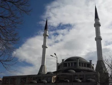 Възобновяват изграждането на новата джамия в Асеновград