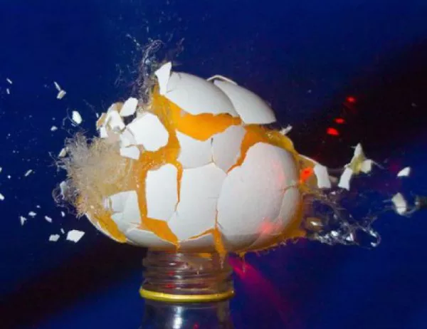 Вижте защо яйцата експлодират в микровълнова печка