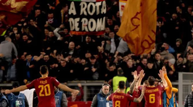 УЕФА наказва Рома заради кръвожадните двама фенове