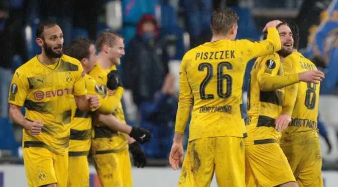 Играч на Борусия Дортмунд се завърна след "най-тежката контузия" (ВИДЕО 18+)