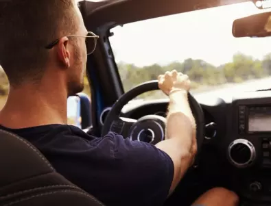 Експертни съвети как да шофирате по лоши пътища и да опазите колата си