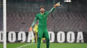 Трансферната цел на Ливърпул загатна, че остава в Рома