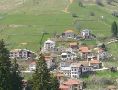 Родопско село излиза на протест, пренасочват им парите за ремонти