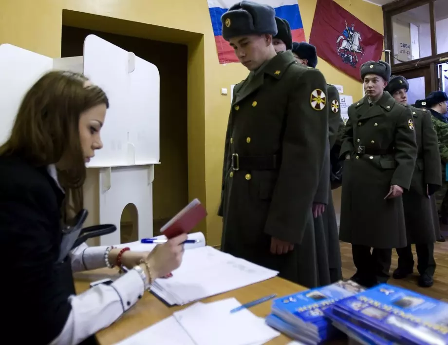 Избори в Русия: "Единна Русия" твърди, че печели при "поток от нередности"