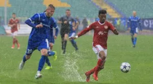 {{ otherArticle[0].article.title }}