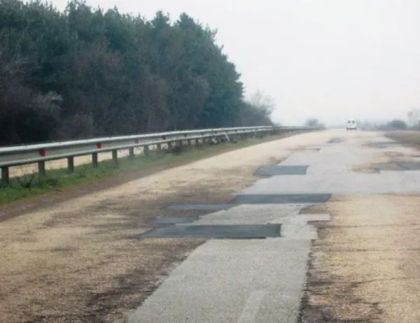 Над 570 км пътища ще бъдат ремонтирани с пари от бюджета