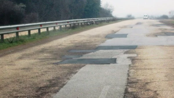 Над 570 км пътища ще бъдат ремонтирани с пари от бюджета