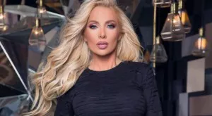 Благо Георгиев бележи извън терена: Хвана се с "русата Златка" (СНИМКА)