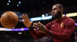 ЛеБрон носи победата на Кливланд в дербито с Торонто (ВИДЕО + РЕЗУЛТАТИ)