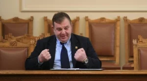 Красимир Каракачанов ще заведе дело срещу Марешки 