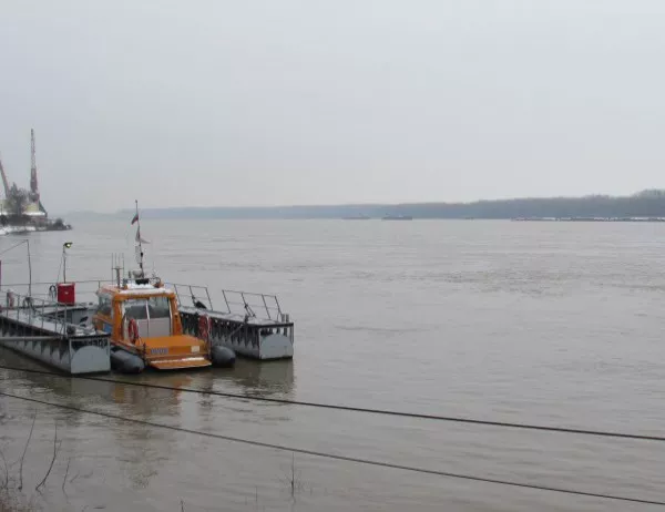 Спасиха от удавяне в Дунав 7-годишно дете, издирват майка му и сестричката му