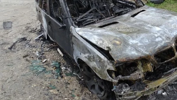 Кола изгоря в Благоевград