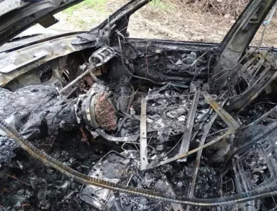 Откриха тяло на мъж в изгоряла кола край Бургас