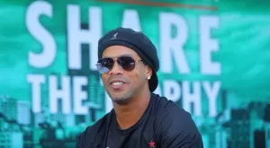 Бивш играч на Барселона: Веднъж Роналдиньо жонглира с топката чисто гол