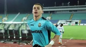 {{ otherArticle[0].article.title }}