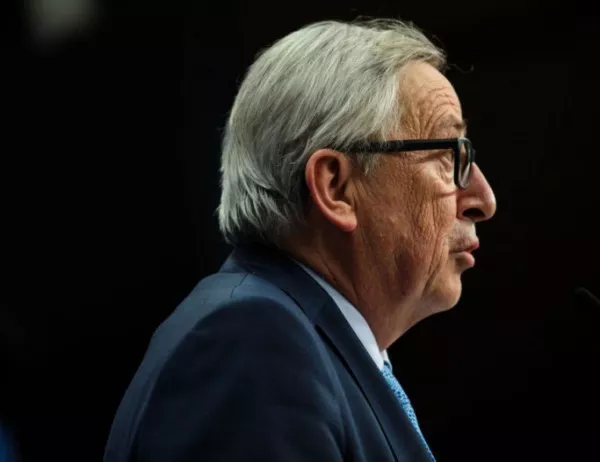 Юнкер свиква извънредна среща на ЕС за миграцията