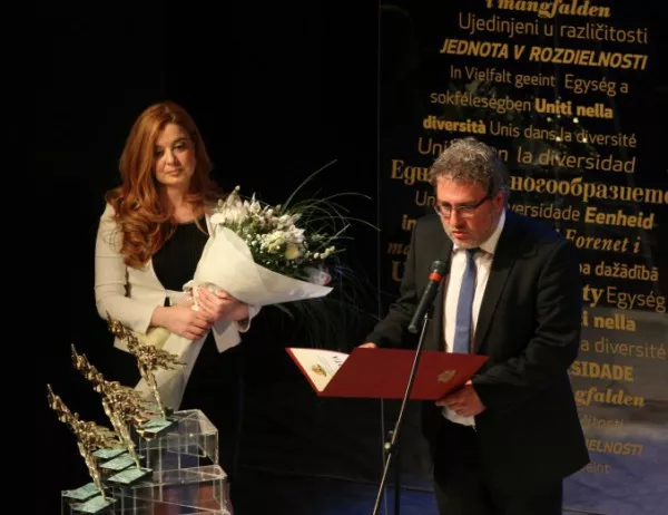 Раздадоха 44-те награди "Икар" в Народния театър (СНИМКИ)