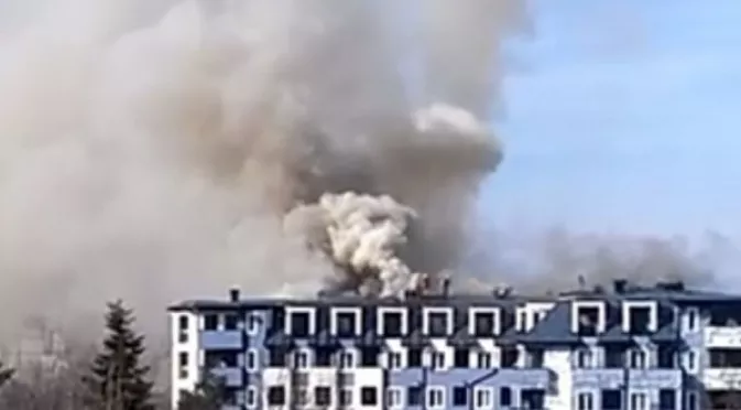 Пожар гори в кооперация в Студентски град, където са настанени юноши на ЦСКА  