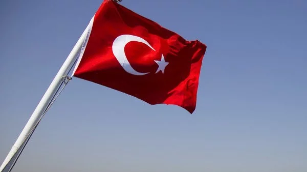 В Турция издадоха заповед за арест на 124 военни