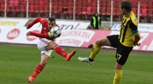 {{ otherArticle[0].article.title }}