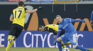 {{ otherArticle[0].article.title }}