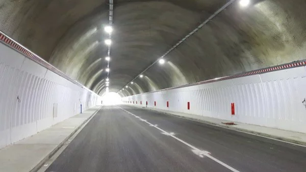 МРРБ обещава: Няма да събираме такси за действащите мостове, тунели и проходи