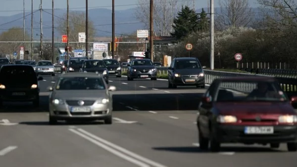 Съюзът на автосервизите пази колите, замърсяващи повече въздуха