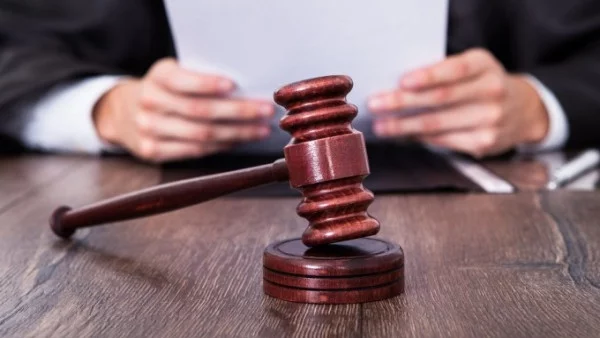 Борбата с корупцията на практика остави Албания без конституционен съд