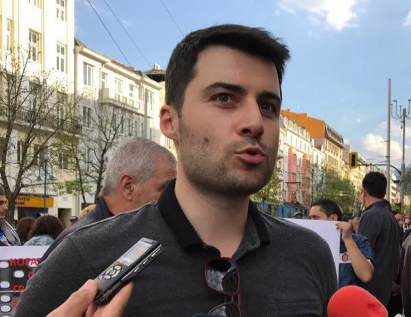 Желяз Андреев се надява на дипломатическо решение на казуса му