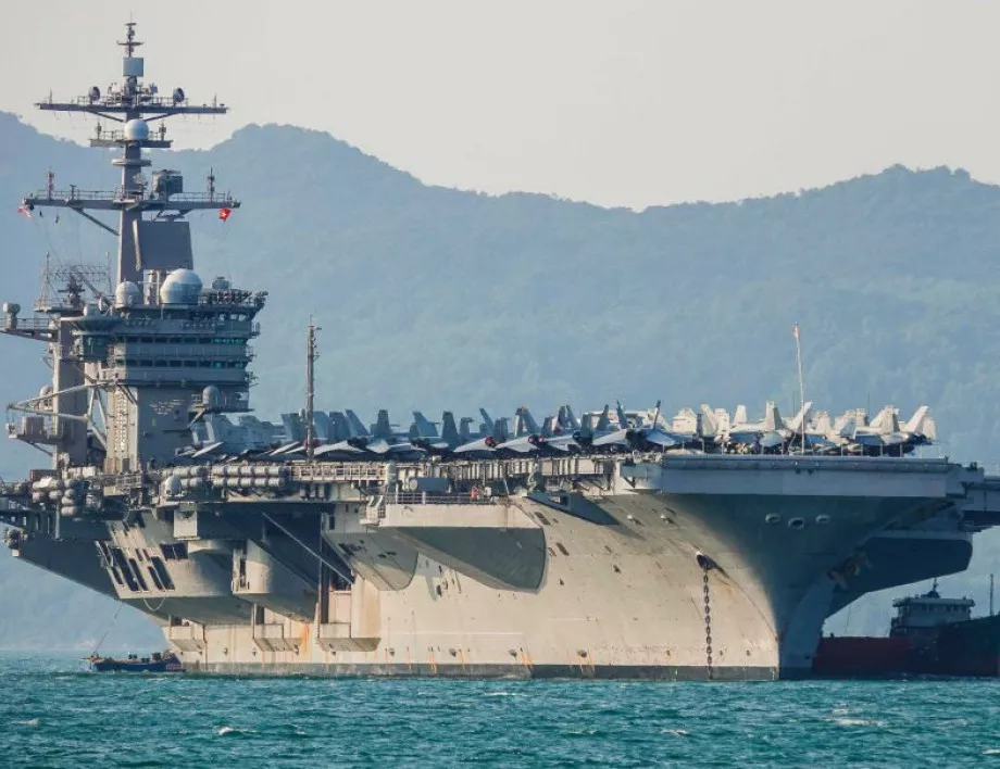 Пет китайски кораба държат "под око" самолетоносач на САЩ (СНИМКИ)