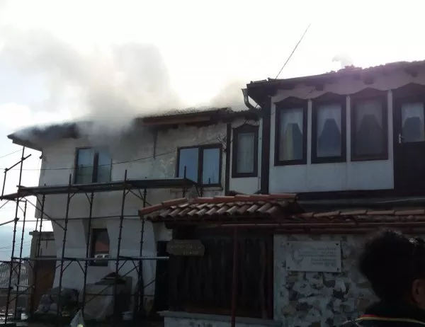 Подпали се възрожденска къща на поета Тома Садукей