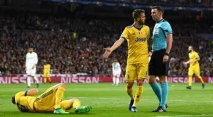 Реферът Оливър разкри какво се случи с него след Реал - Ювентус