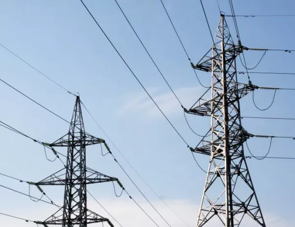 ЕРП-тата поискаха с до 20% по-скъп ток от юли