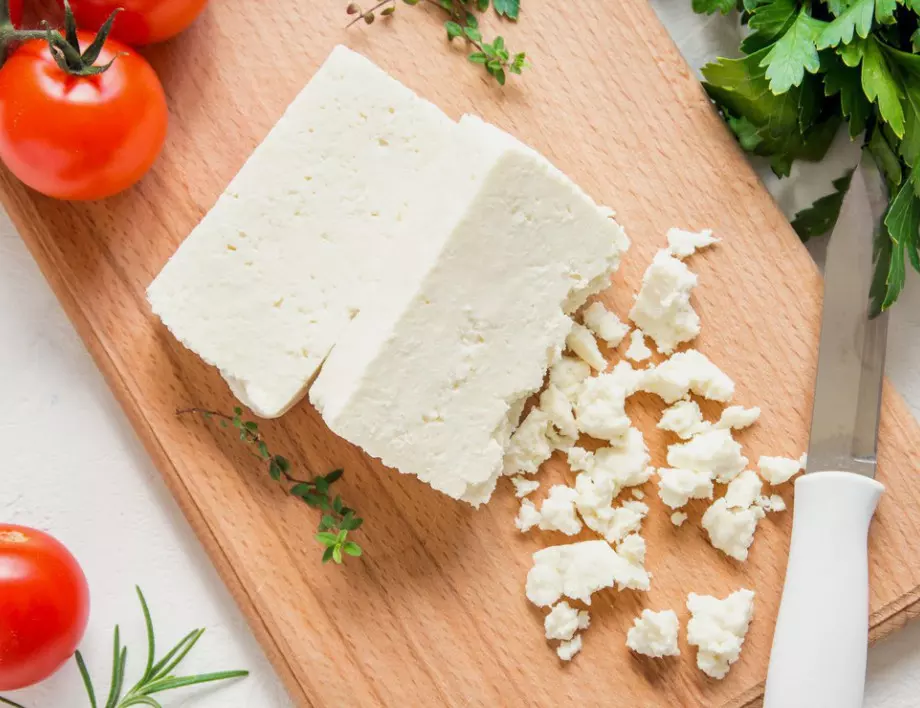 Една бучка захар удължава живота на сиренето и го предпазва от мухъл