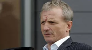 {{ otherArticle[0].article.title }}