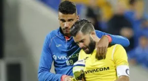 {{ otherArticle[0].article.title }}