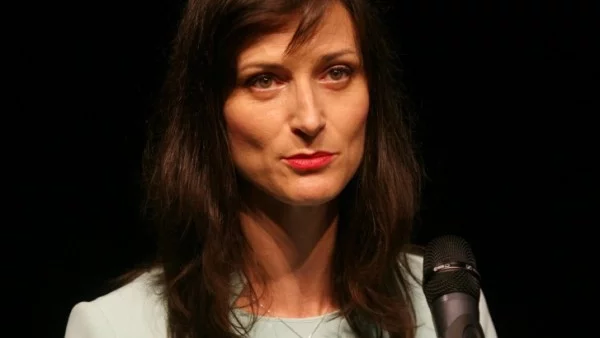 Габриел: Проблемът с насилието над жени продължава да се пренебрегва