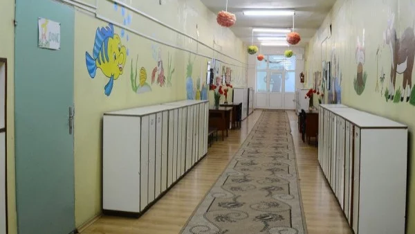 Техническа грешка остави без градина близначки, приети по-рано