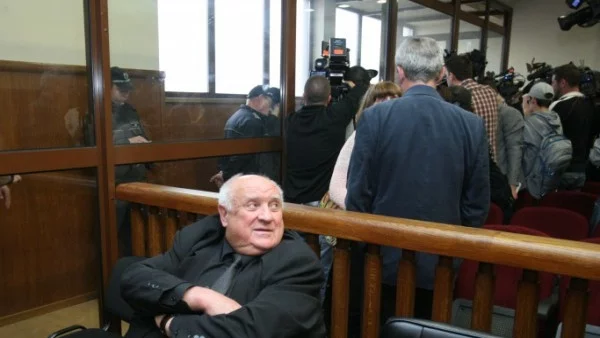 Адвокатът на Иванчева: Законът не ѝ забранява да подписва документи от затвора