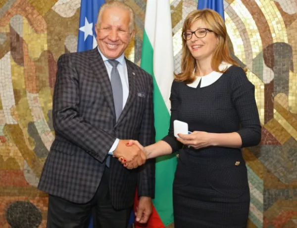 Захариева посрещна външния министър на Косово