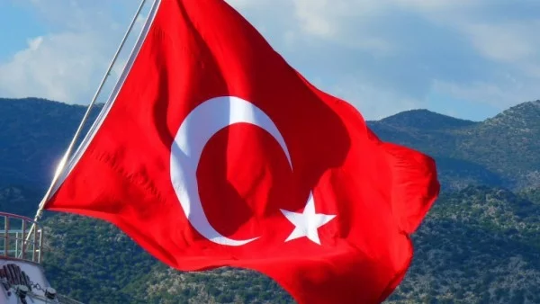 S&P свали кредитния рейтинг на Турция
