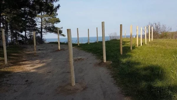 "Да запазим Корал" сезира министър Ангелкова заради ограничен достъп до плажа*