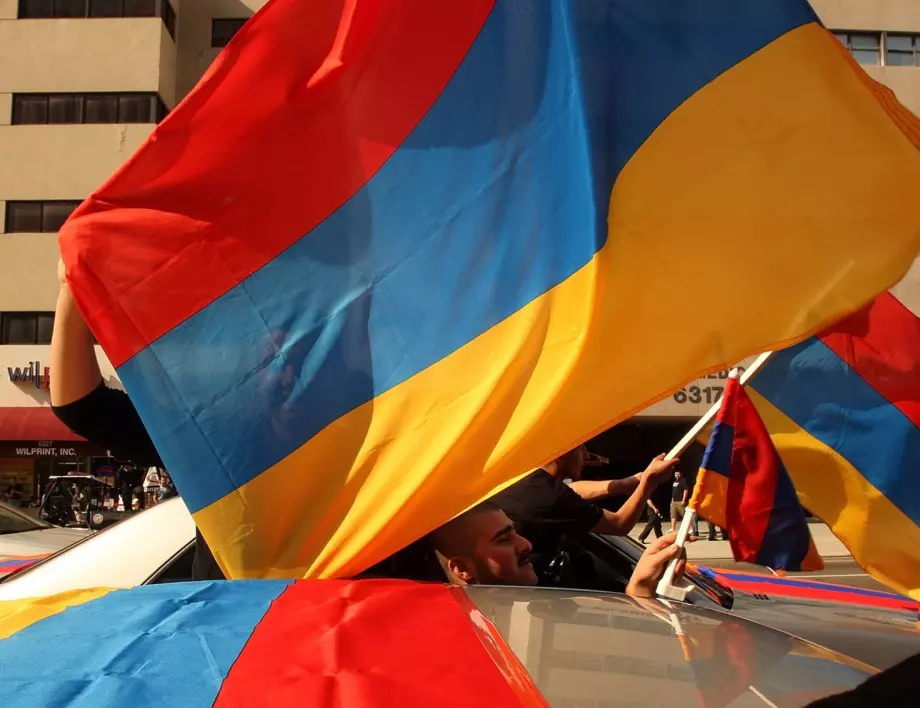 Армения търси помощ за Нагорни Карабах от Европейския съд по правата на човека и от Франция