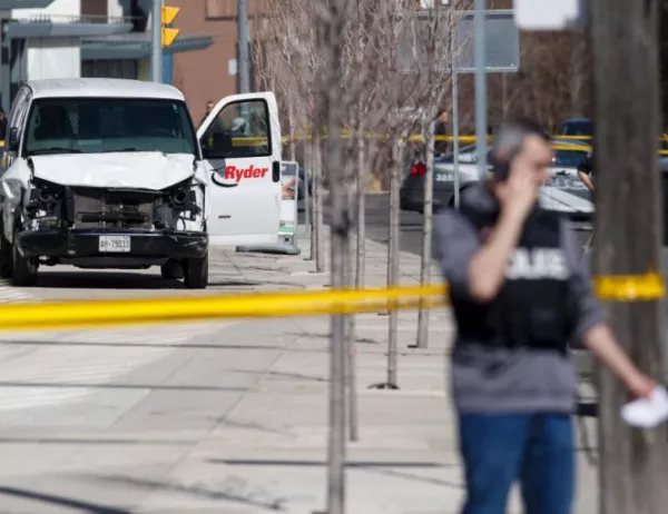 Няма данни за пострадали българи при стрелбата в Торонто