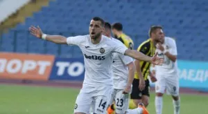 {{ otherArticle[0].article.title }}