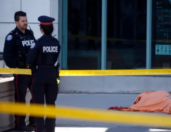 Повдигнаха 10 обвинения за убийство на нападателя от Торонто
