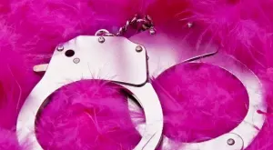 Логото на компания за секс играчки ще бъде показвано на фланелките на холандски тим