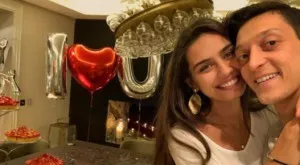 Романтик: Йозил шашна любимата си с изненада за ЧРД (СНИМКИ)