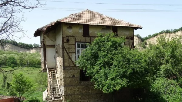 Село Любовище, забравено от Бога (СНИМКИ)