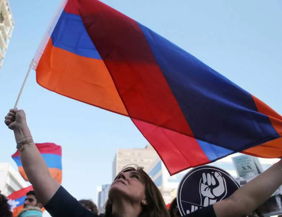 Армения получава независимост от Съветския съюз